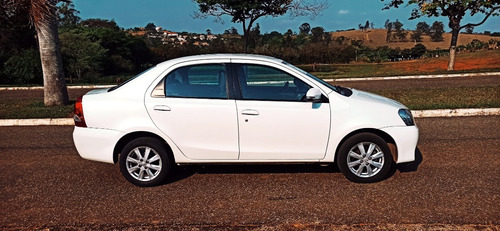 Toyota Etios Sedan Xls 1.5 16v Automático