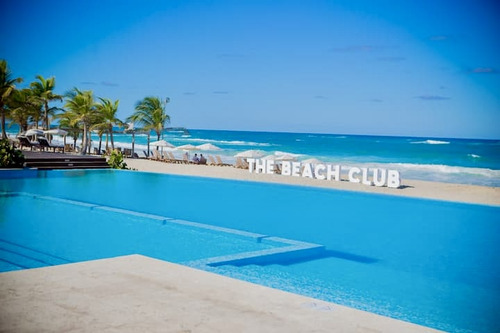 Apartamento En Venta En Punta Cana, Frente Al Campo De Golf