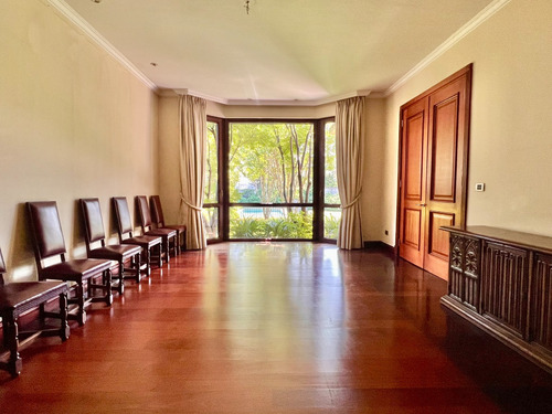 Casa/ The Newland School/ J. Alcalde Délano/ Sta. Teresita