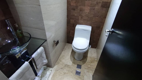 Imagen 11 de 15 de Fernando Perez Vende Hermoso Townhouse En El Rincon Naguanagua