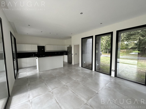 Venta - Casa A Estrenar / Barrio San Joaquin / Exaltación De La Cruz