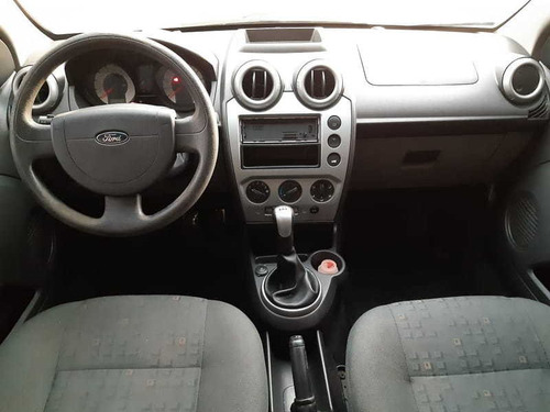 Ford Fiesta Hatch Trail(kinetic) 1.6 8v(flex) 4p