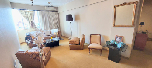 Venta Departamento 4 Ambientes En Flores. Excelente Ubicacion
