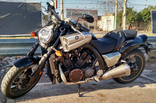 Imagen 3 de 8 de Yamaha V Max 1700 (permutaría)