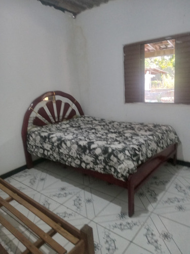 Sitio, Sendo Casa Com 3 Quartos,uma Suite,um Banheiro Social