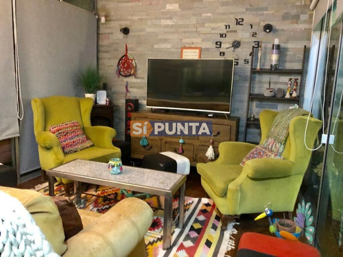 Imagen 2 de 24 de Casa En Pinares A La Venta