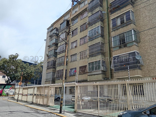 Eg Apartamento En Venta - Los Dos Caminos /  24-19121