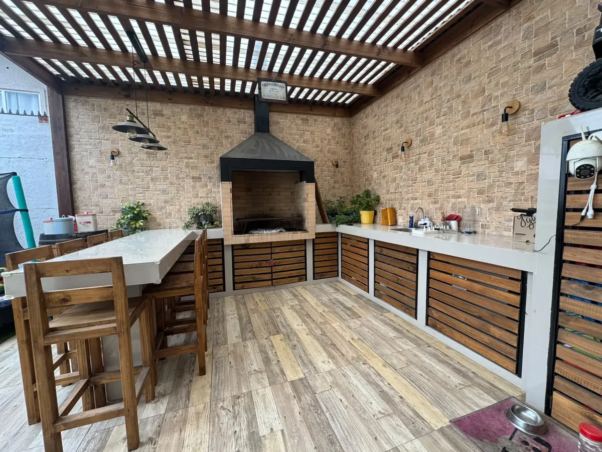 Imagen 2 de 30 de Casa Segura Y Remodelada En Excelente Estado, 4 Dor/3 Baños!