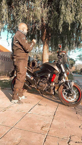 Imagen 4 de 6 de Bajaj Dominar 400 Ug Con Accesorios