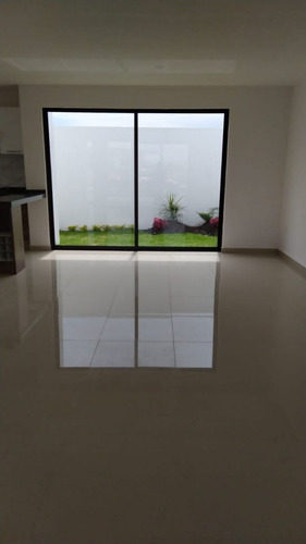 Imagen 2 de 18 de 3 Hermosas Casas En Juriquilla San Isidro, Roof Garde, Pasil