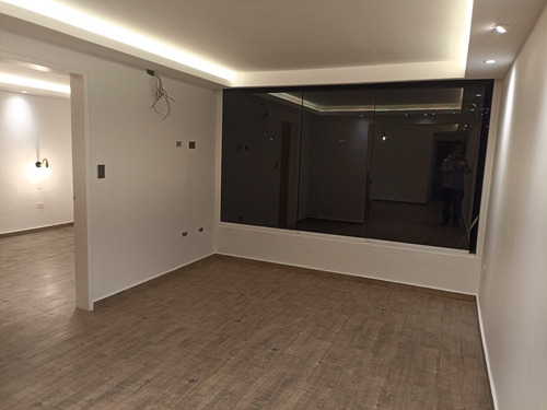 Imagen 5 de 11 de Venta Colinas De La Tahona Apto 1 Hab 2 Baños Remodelado 1 P