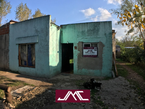 Dos Casas Sobre Terreno De 500m2  Olivares  Gral. Belgrano