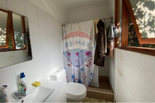 Casa De Dos Pisos Con Piscina En Ñuñoa