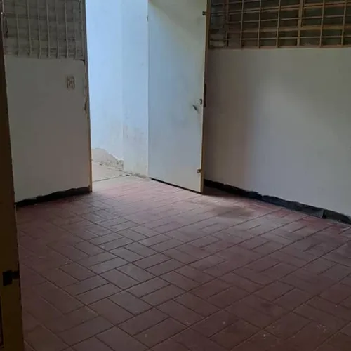 Local Av La Salle, Los Caobos