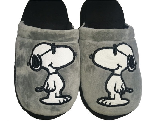 Imagen 1 de 1 de Pantuflas Bordadas De Snoopy