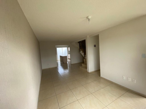 ¡haz Realidad Tus Sueños En Tecámac, Casa En Venta En Paseos Del Bosque 2! Acceso Controlado Y Diversión Garantizada Con Canchas Y Alberca, Rutas Cercanas A Cdmx Y Aifa