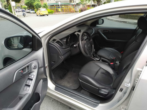 Kia Cerato Forte 2014 Full