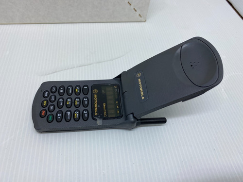 Imagem 5 de 8 de Celular Motorola Startac 1a Geração Sem Uso Colecionador