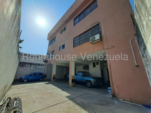 Bella Oficina En Venta Amoblada Zona Centro Calle Rivas Maracay 25-17456 Hc