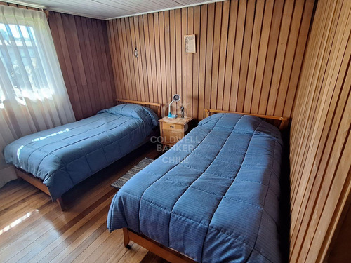 Casa Con Amplio Sitio A Pasos Del Centro.