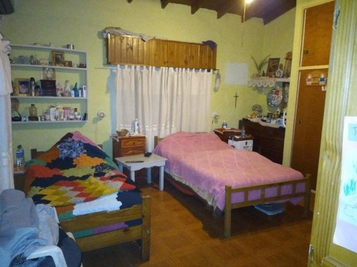 Imagen 10 de 14 de Casa Para 2 Familias En Venta En Castelar Sur