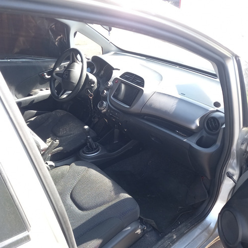 Imagem 6 de 15 de Sucata Honda Fit 2011 Para Vendas De Peças