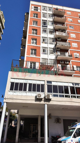 Venta Depto 3 Amb Muy Luminoso En Av Paseo Colon