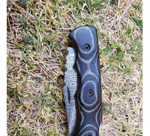 Navaja Plegable Acero Damasco Mango Micarta Color Negro Con Gris