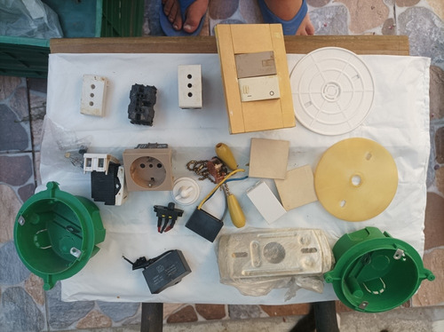 Imagen 4 de 10 de Artículos Eléctricos, De Pesca, Sanitaria Y Otros.