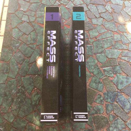 Lote 2 Colecciones Comic Tapa Dura En Inglés De Mass Effect (Usado)