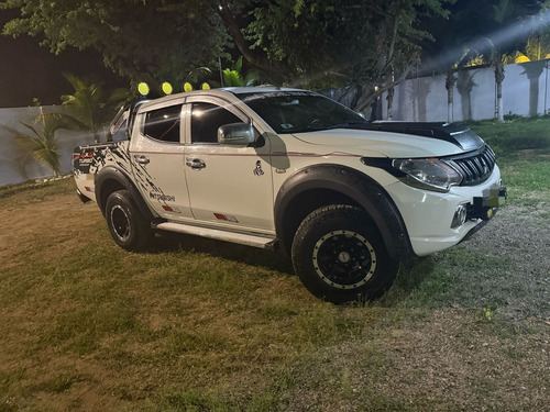 Mitsubishi L200 Año 2019 Petrolera 4x4turbo Kilometraje 71