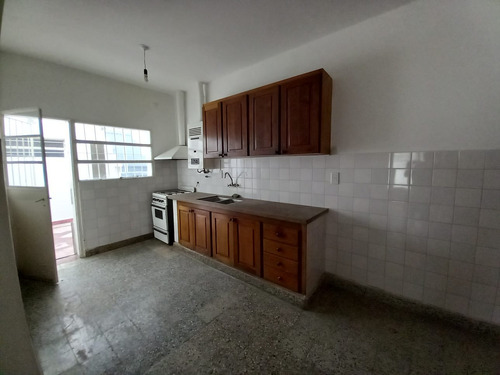 Casa En Alquiler De 3 Dorm En Quintas De Santa Ana