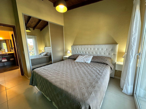 Casa En Venta - 5 Dormitorios 4 Baños - Pinamar