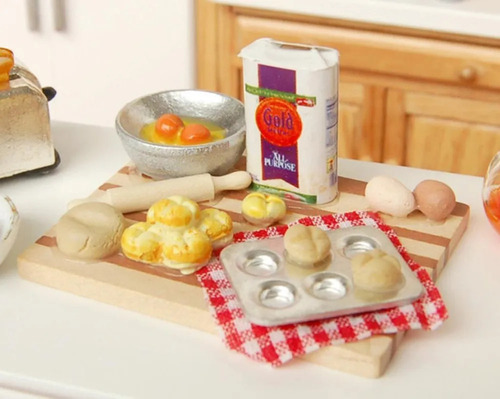 - 8:12 Colorida Comida En Miniatura Para La Cocina De Una Ca