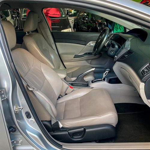 Imagem 8 de 13 de Honda Civic