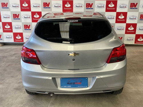 Imagem 8 de 12 de Chevrolet Onix 1.0 Mt Joy 2017