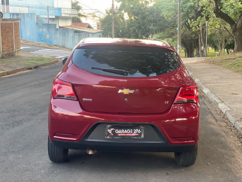 Chevrolet Onix ONIX HATCH LT 1.0 8V FlexPower 5p Mec.