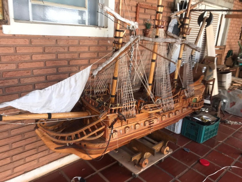 Imagem 2 de 4 de Miniatura Navio - Barco De Madeira