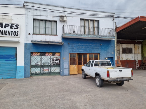 Galpón Con Departamento En Av. Carlos Pellegrini, Luján