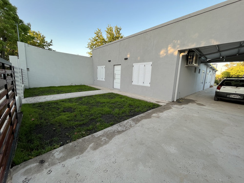Vendo Casa Con 4 Habitaciones En Herrera, Entre Ríos.