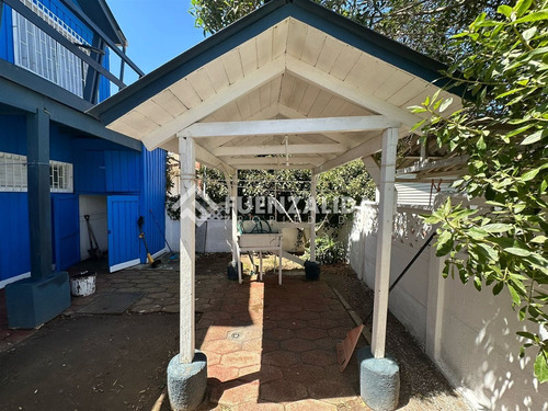 Casa En Venta De 4 Dorm. Rol Propio A 2 Cuadras De La Playa