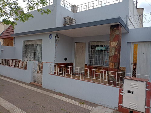 Casa En Venta  En José León Suárez