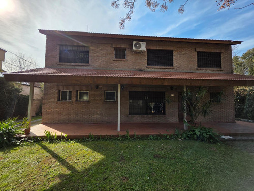 Venta De Casa 4 Ambientes. Parque Leloir