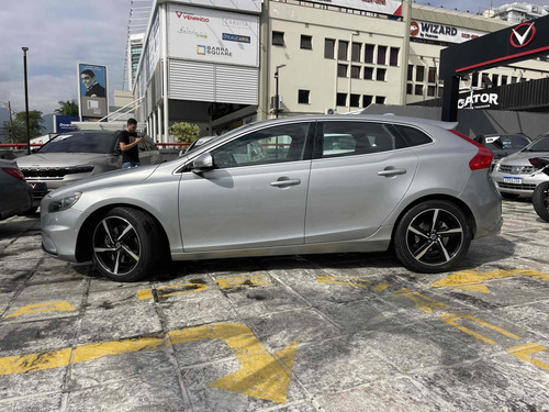 Volvo V40 2.0 T5 R-DESIGN TURBO GASOLINA 4P AUTOMÁTICO