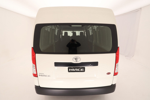 Toyota Hiace 2.8 Tdi Furgón 6at L2h2 3a 5p