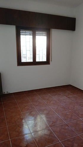 En Alquiler! Casa 3 Dormitorios - Patio C Asador Cochera ¡pleno B Jardin!