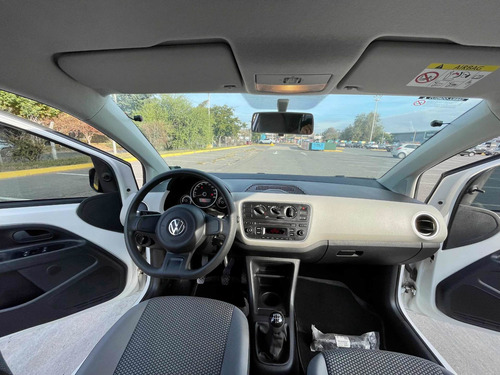 Imagen 13 de 15 de Volkswagen Up! 2016 1.0 Move Up! 75cv 3 P