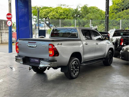 Toyota Hilux 2.8 D-4D TURBO DIESEL CD SRX 4X4 AUTOMÁTICO