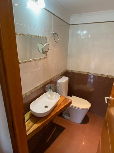 Casa En Venta En Carilo