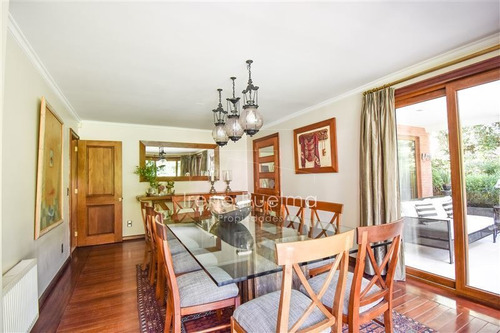 Casa En Venta De 5 Dorm. En Lo Barnechea
